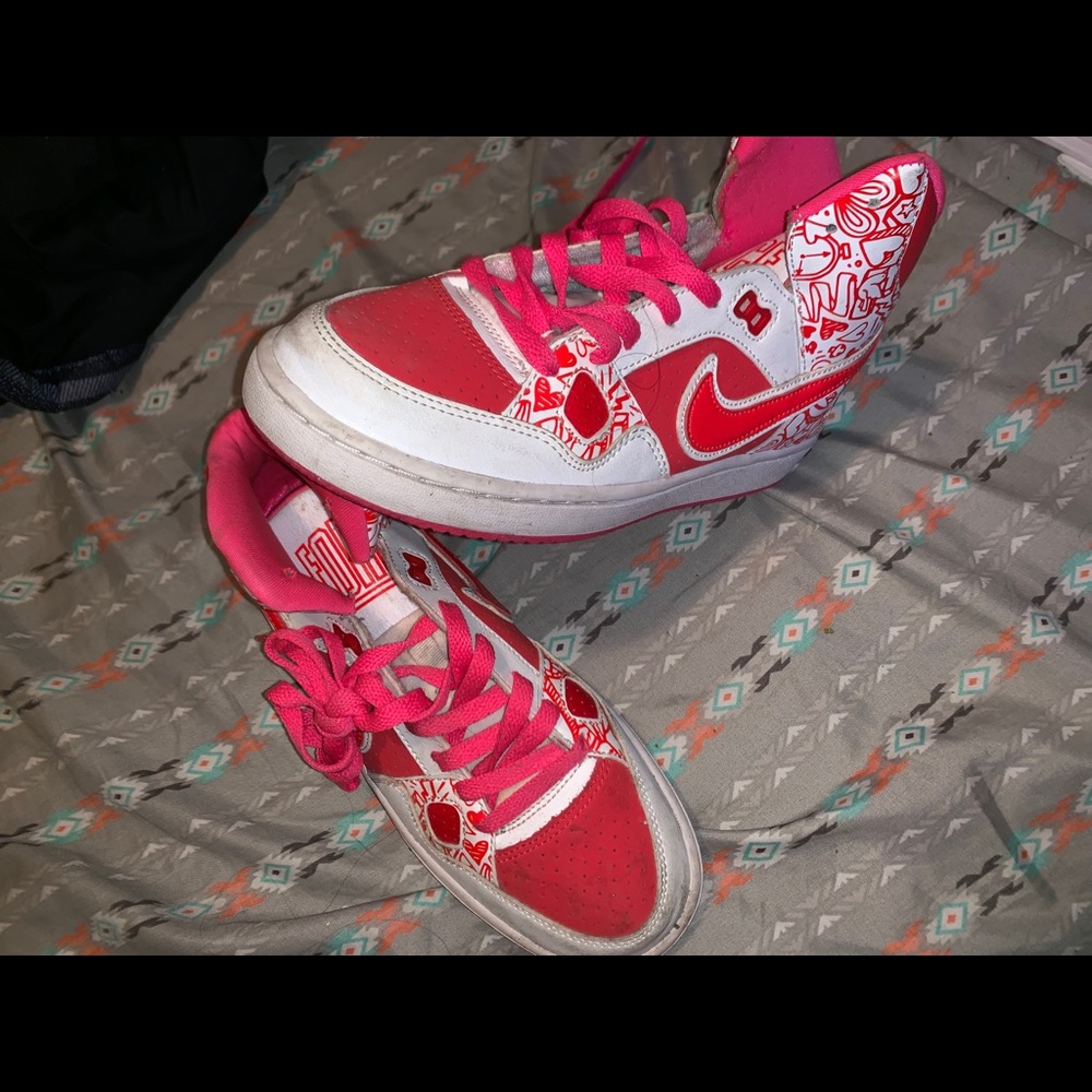 Girl Nike’s
